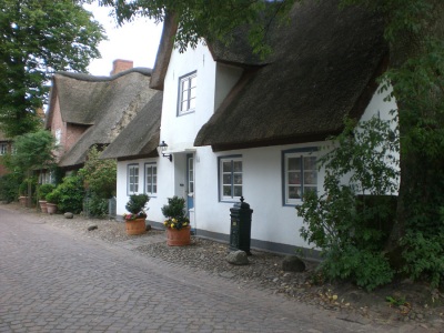 Kapitänshäuser in Nieblum reetdach haus nieblum